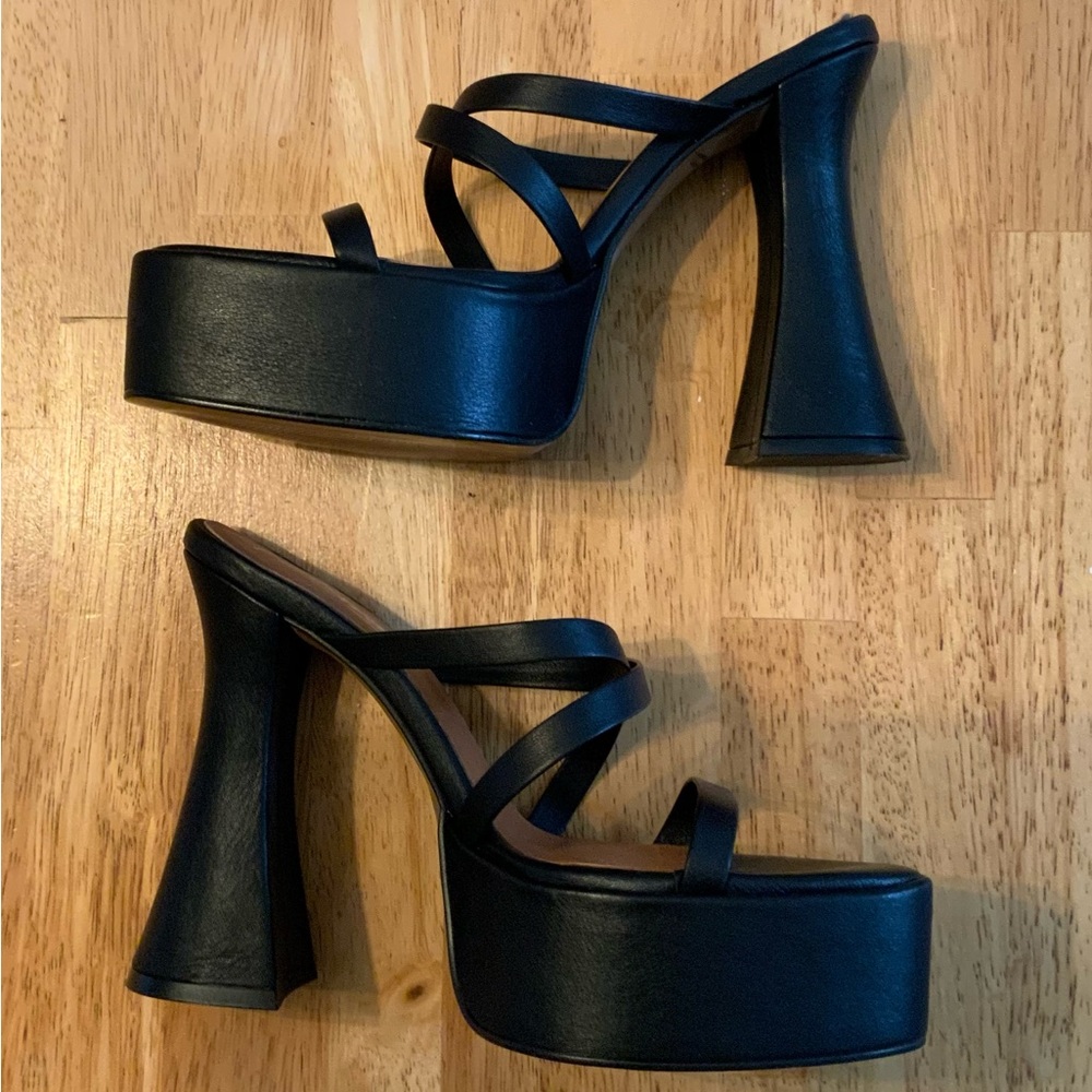 Chic sandal ✨💜✨